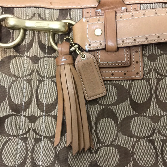 Coach - Picture 2 of 4